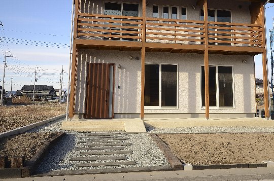 玄関アプローチ