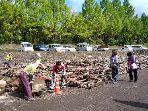 草木ダム流木配布