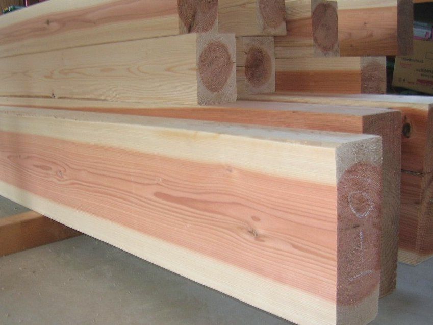 みどり市産の天然乾燥の杉構造材